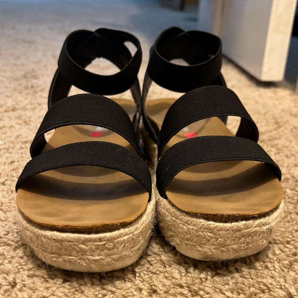 Black Steve Madden Girls’ Kmmie Espadrille Wedge Sandal, size 2